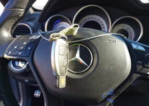 2013 Mercedes-Benz C 250 from USA, damaged, VIN WDDGJ4HB9DG063089